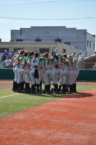Marshall softball starts season 5-0
