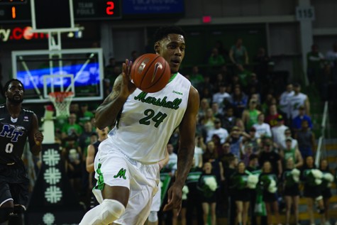 Men’s basketball falls to UAB in final seconds after controversial call