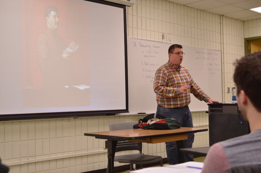 Professor Jason Morrissette lecture in War and Pop Culture class.