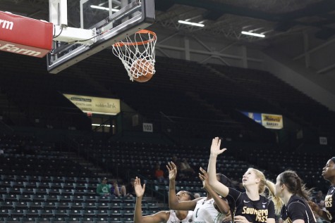 Herd women come back to win second straight