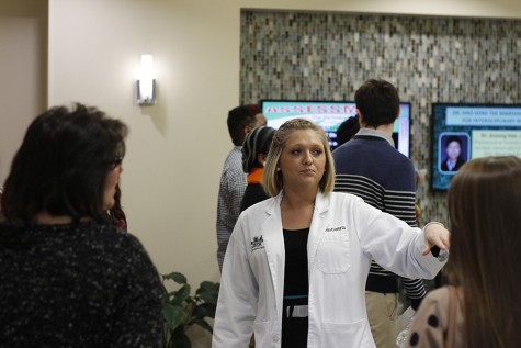 Preview Day helps potential students get inside look at pharmacy school