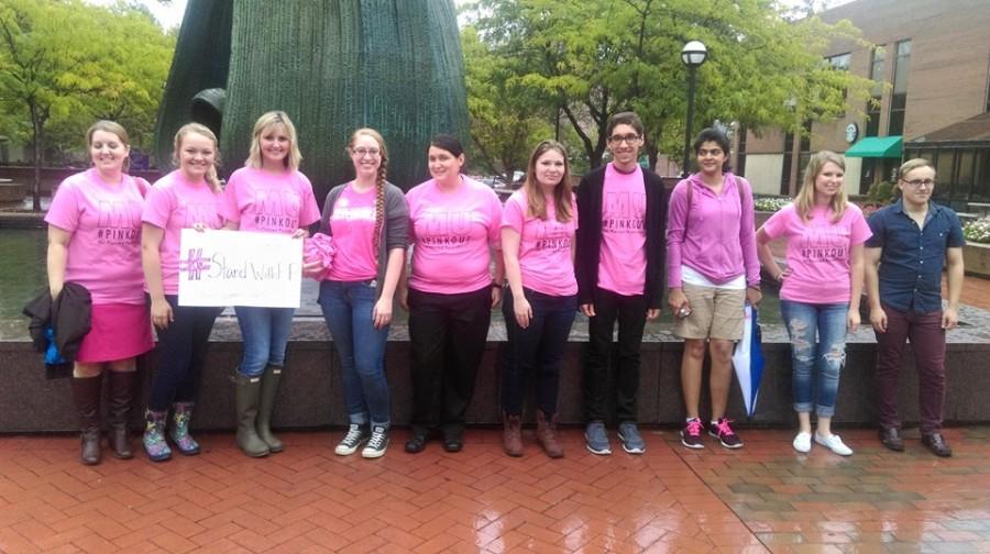 Campus+organizations+pink+out+to+support+Planned+Parenthood+amidst+congressional+threat+to+funding