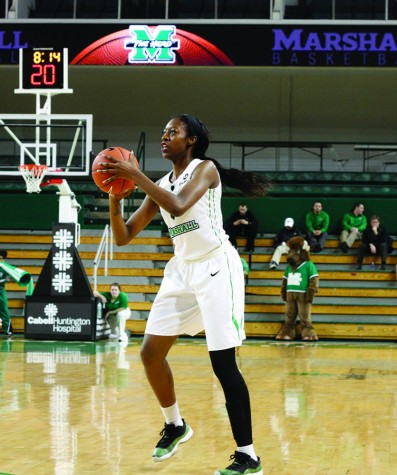 Scott powers women’s basketball road victory