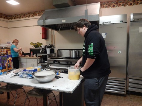 UKirk prepares burritos for Huntington’s homeless