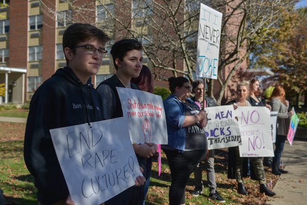 Students protest sexual assault on Buskirk Field
