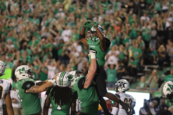 Marshall football looks to continue win streak with homecoming game