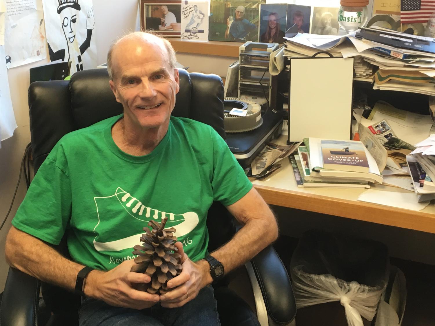 biology-professor-prepares-for-last-semester-at-marshall-the-parthenon