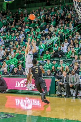 Herd men’s basketball routs Charlotte on senior night 103-75