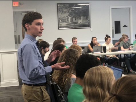SGA votes ‘yes’ on dress code during meetings