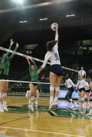 Rice volleyball handles North Texas, advances to championship