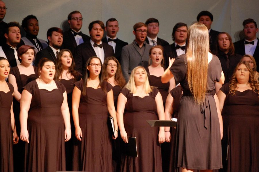 Marshalls choir and a capella groups perform in collaboration with others