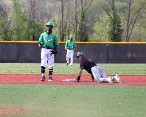 Eagles best Thundering Herd in midweek matchup