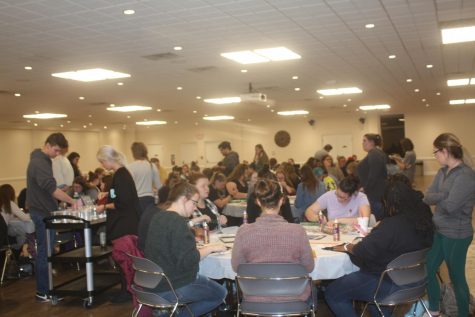 Students make letter boards with the help of Campus Activities Board members during an event in CAB's DIY series Oct. 16.