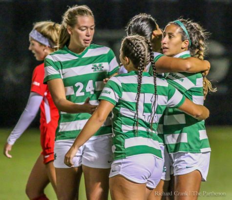 Women’s soccer falls to WKU in final match of the season