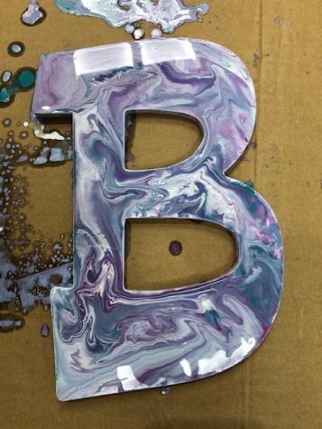 Students get crafty with hydro dip at DIY series event