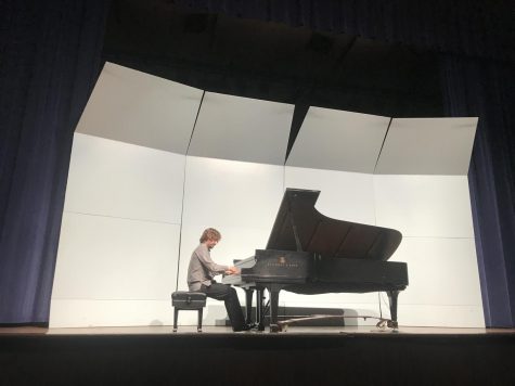 Award-winning professional pianist performs in recital at Smith Hall