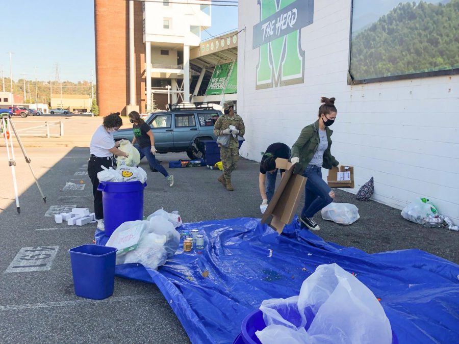 Marshalls sustainability  club gathers trash from residence halls.