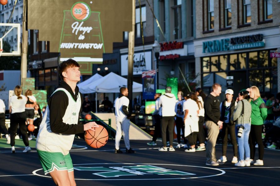 Marshall Basketball Takes Over Downtown