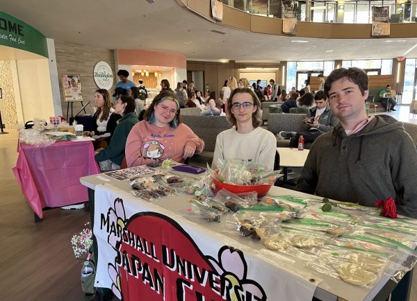The Japan Club tabled at the Memorial Student
Center to get their name out on campus.