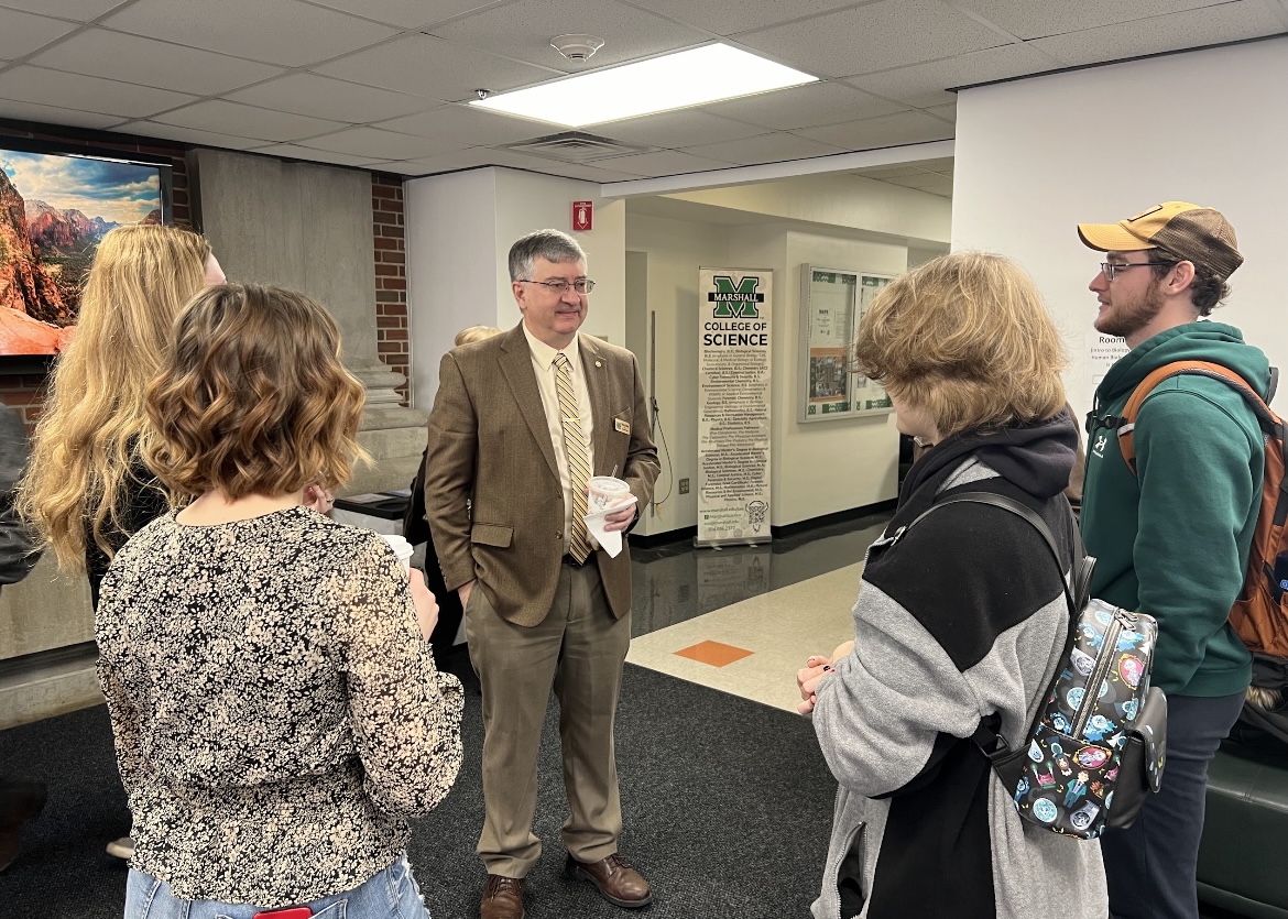 COS Students Get to Know New Dean