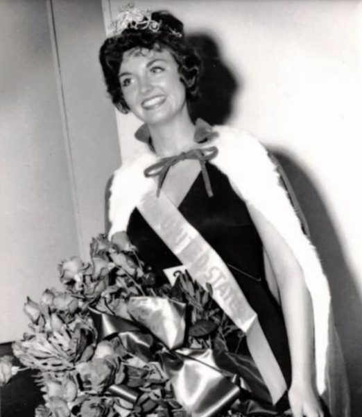 Aldrich was crowned Miss USA/World in 1961.