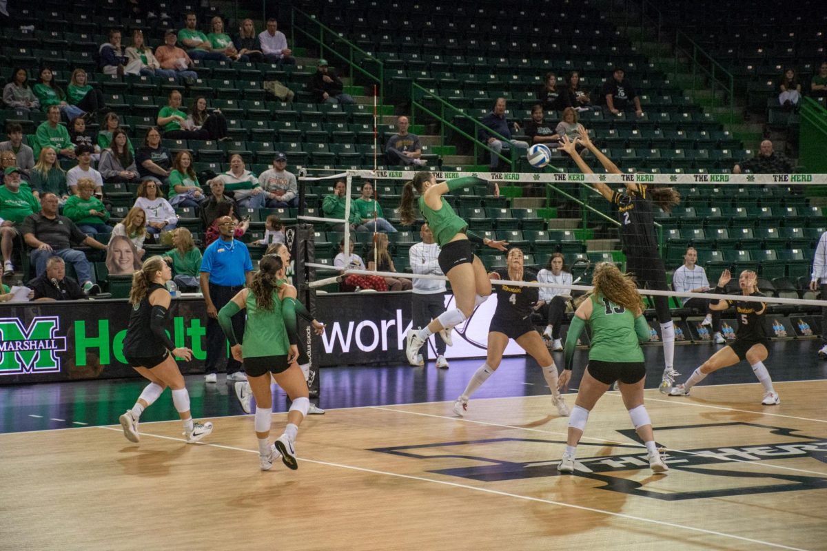 GALLERY: Volleyball spikes to victory in final home regular season series