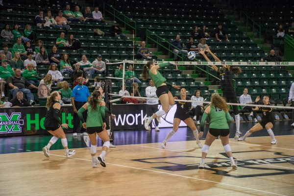 GALLERY: Volleyball spikes to victory in final home regular season series